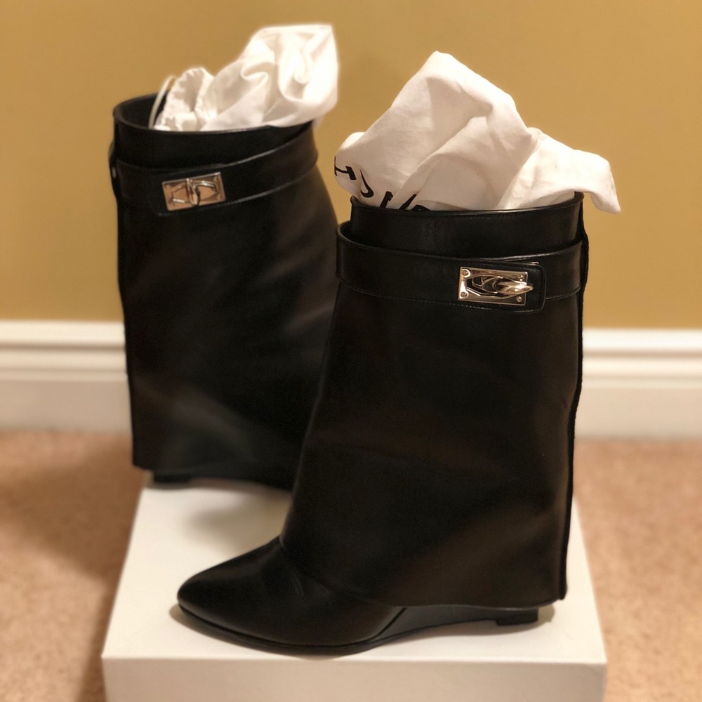 Givenchy Shark Lock Ankle Boots In Leather 37